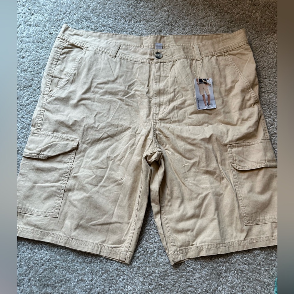 NWT Cargo short (mens)